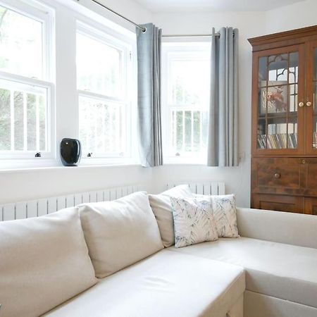 Newly Refurbished 2 Bed Apartment In Paddington ลอนดอน ภายนอก รูปภาพ