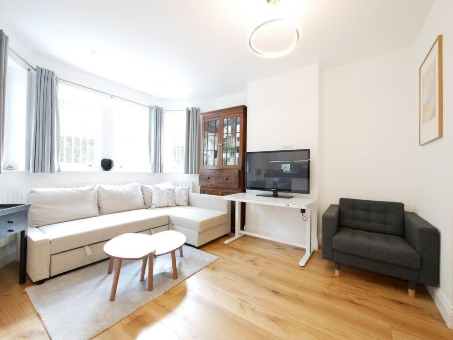 Newly Refurbished 2 Bed Apartment In Paddington ลอนดอน ภายนอก รูปภาพ