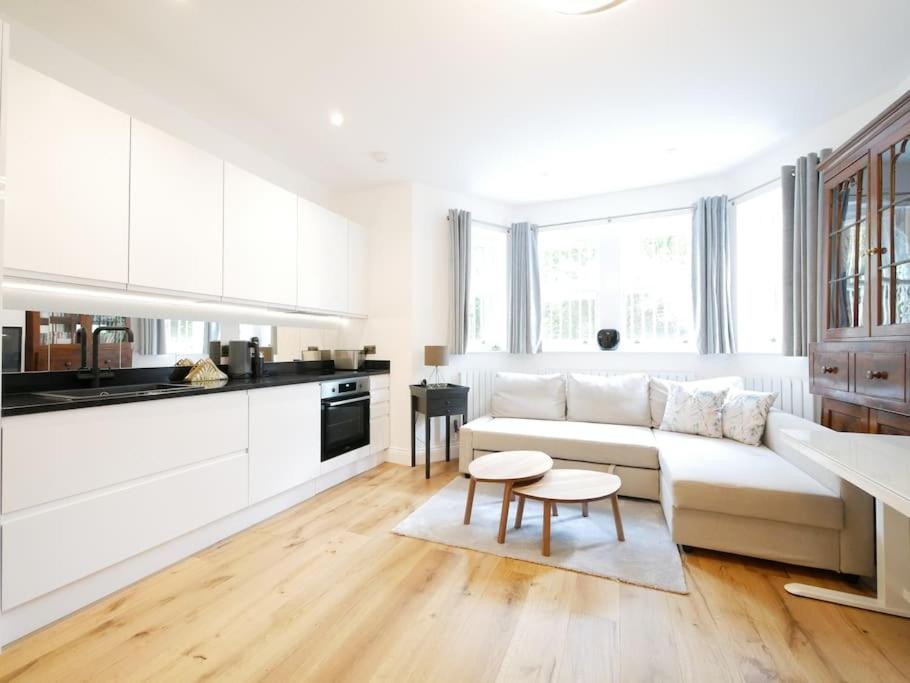 Newly Refurbished 2 Bed Apartment In Paddington ลอนดอน ภายนอก รูปภาพ